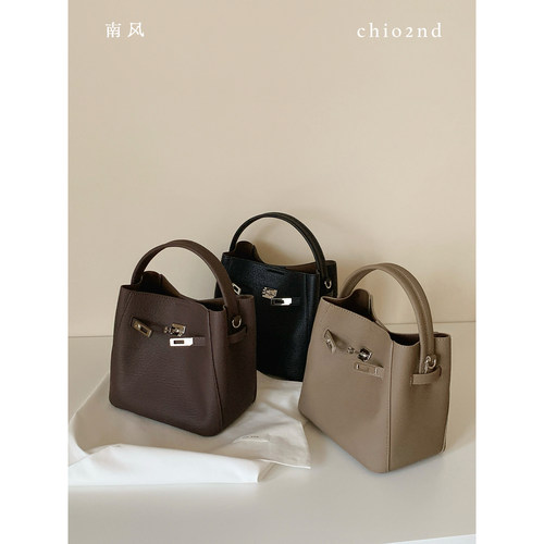 南风Chio2nd戴妃暖咖水桶包