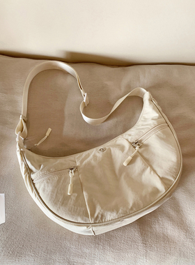 南风Chio2nd 年中钜献款 奶芙云朵饺子包包女款帆布月牙包斜挎包