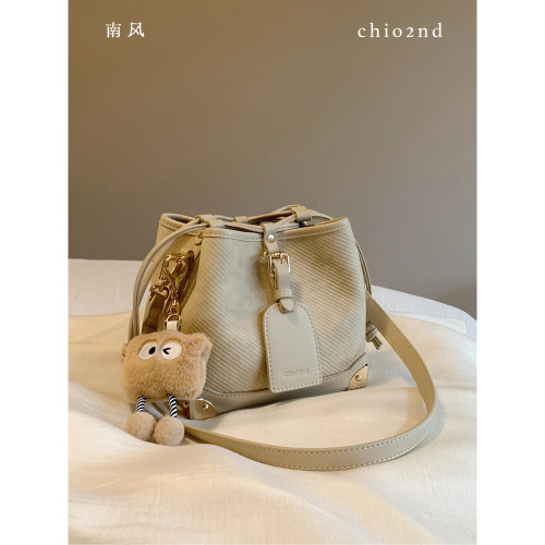 半岛光影水桶包包南风Chio2nd