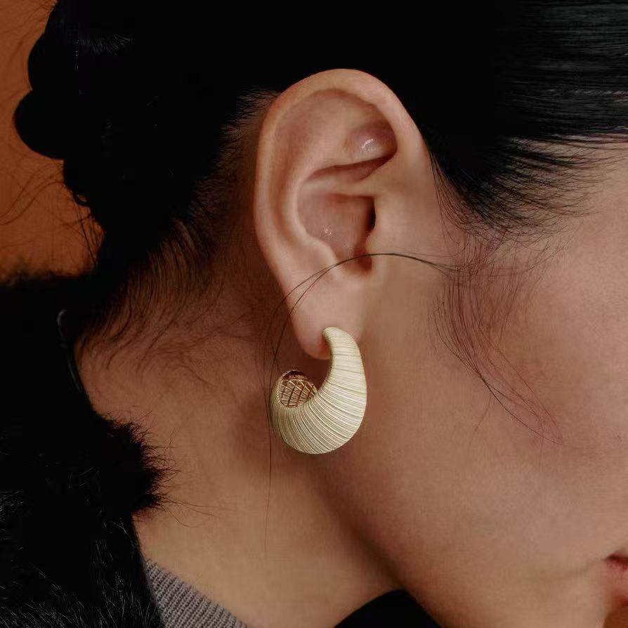 欧美时尚拉丝大耳环简约气质高级感立体耳钉小众设计款耳环耳饰女,饰品/流行首饰/时尚饰品新,耳钉,淘宝优惠券,粉丝福利购,淘宝优惠卷