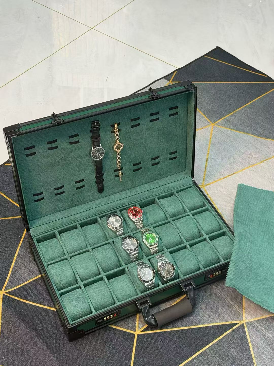 手表收纳箱高档手表收纳盒手表盒安全储存与动态展示