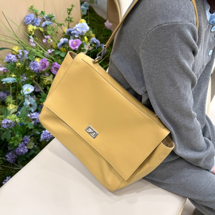 韩国小众头层摔纹牛皮托特包