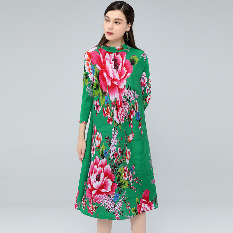 东北大花立领七分袖褶皱连衣裙女