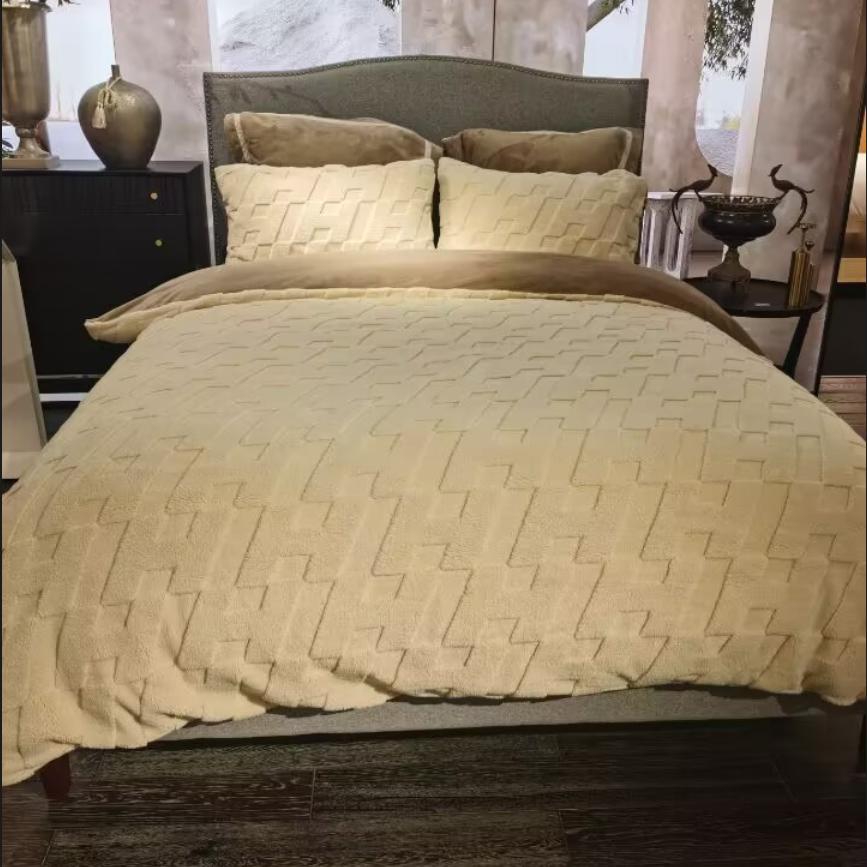 多喜爱美眠康抱抱绒四件套1.8新款2024卡通牛奶绒套件赫米亚（米