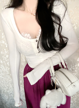 MISS CHANGE【幼态少女】春季低胸性感嗲欲排扣上衣女