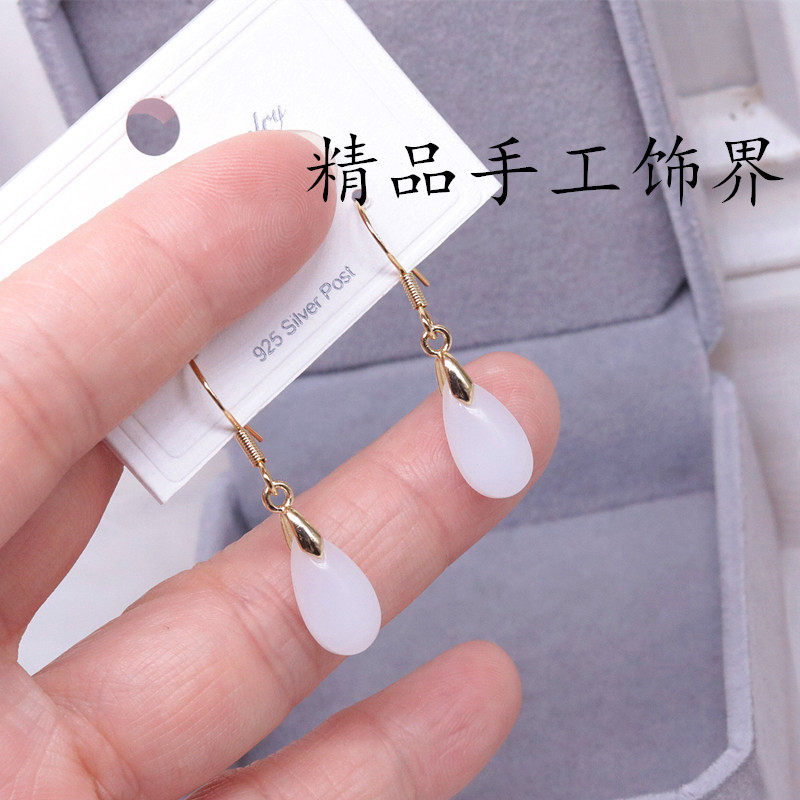 短款白水滴复古小巧耳环