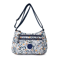 Люе склонился