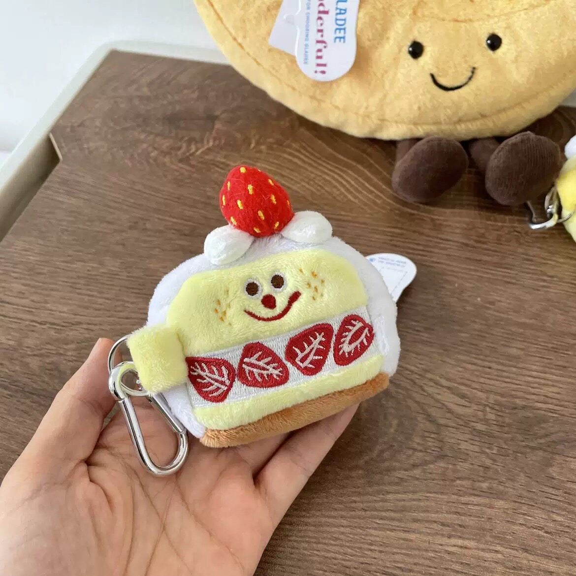 草莓蛋糕毛绒挂件可爱卡通公仔玩包挂件