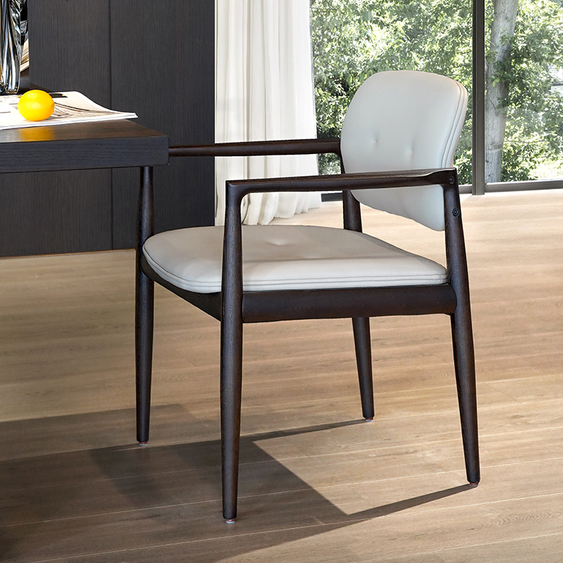 杞居北欧设计师实木皮革软包餐椅