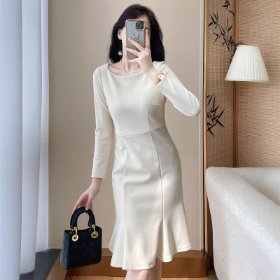 法式优雅风白色连衣裙