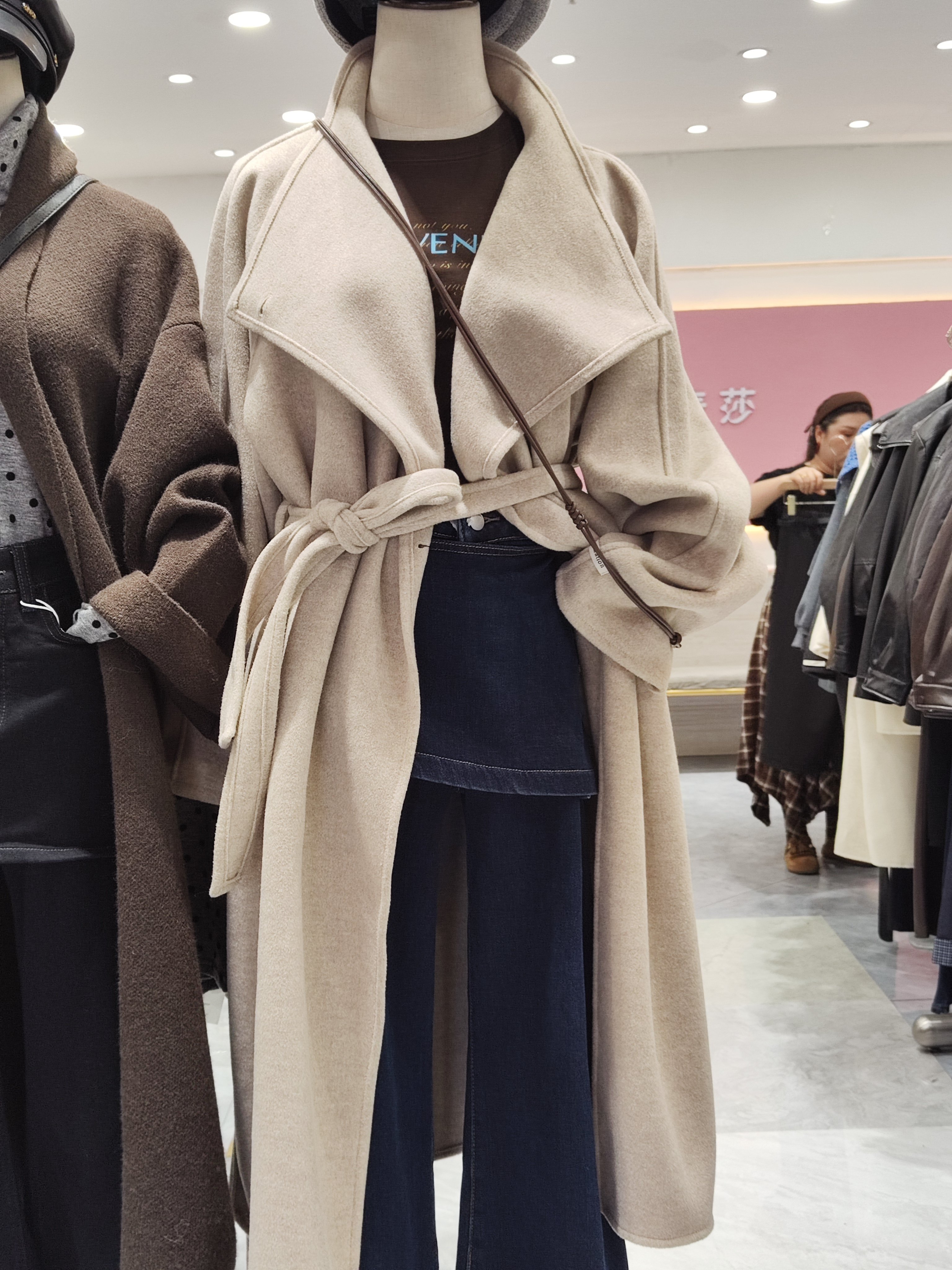 秋冬茧型通勤大牌感中长款纯色翻袖毛呢外套女气质宽松cand洋气