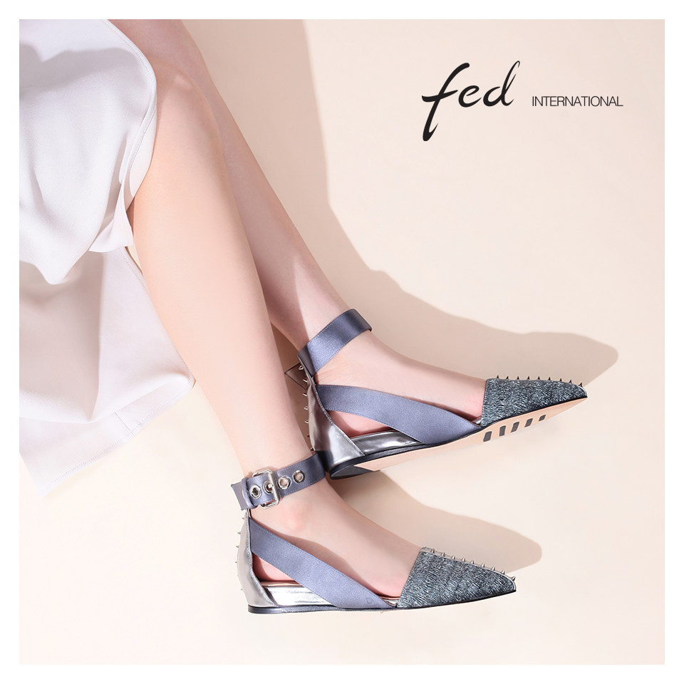 clair de fancy 春夏新款尖头铆钉舒适小坡跟一字带中空凉鞋 三色