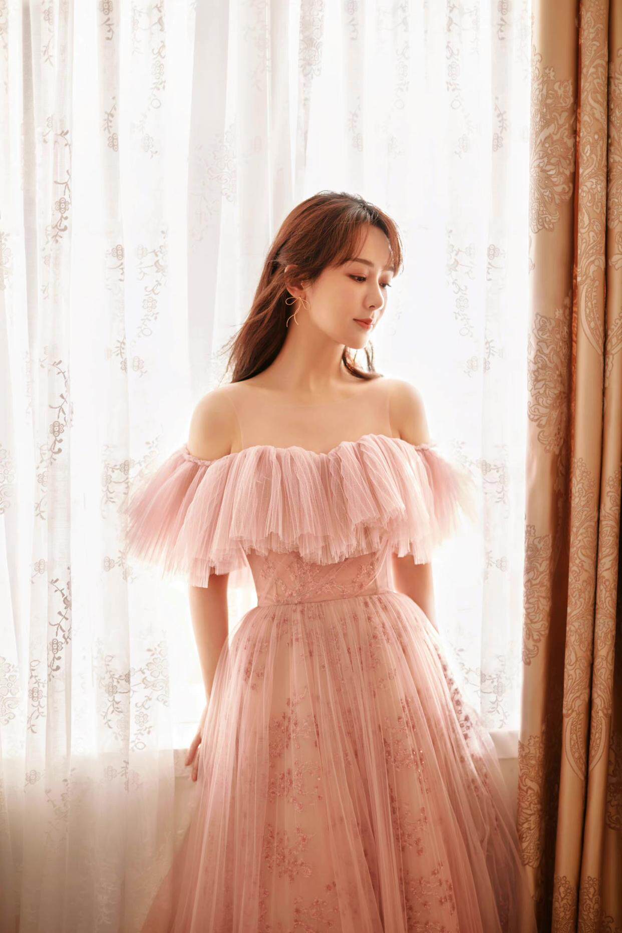 杨紫同款粉色一字肩连衣裙酒会宴会结婚伴礼娘服主持成人party服