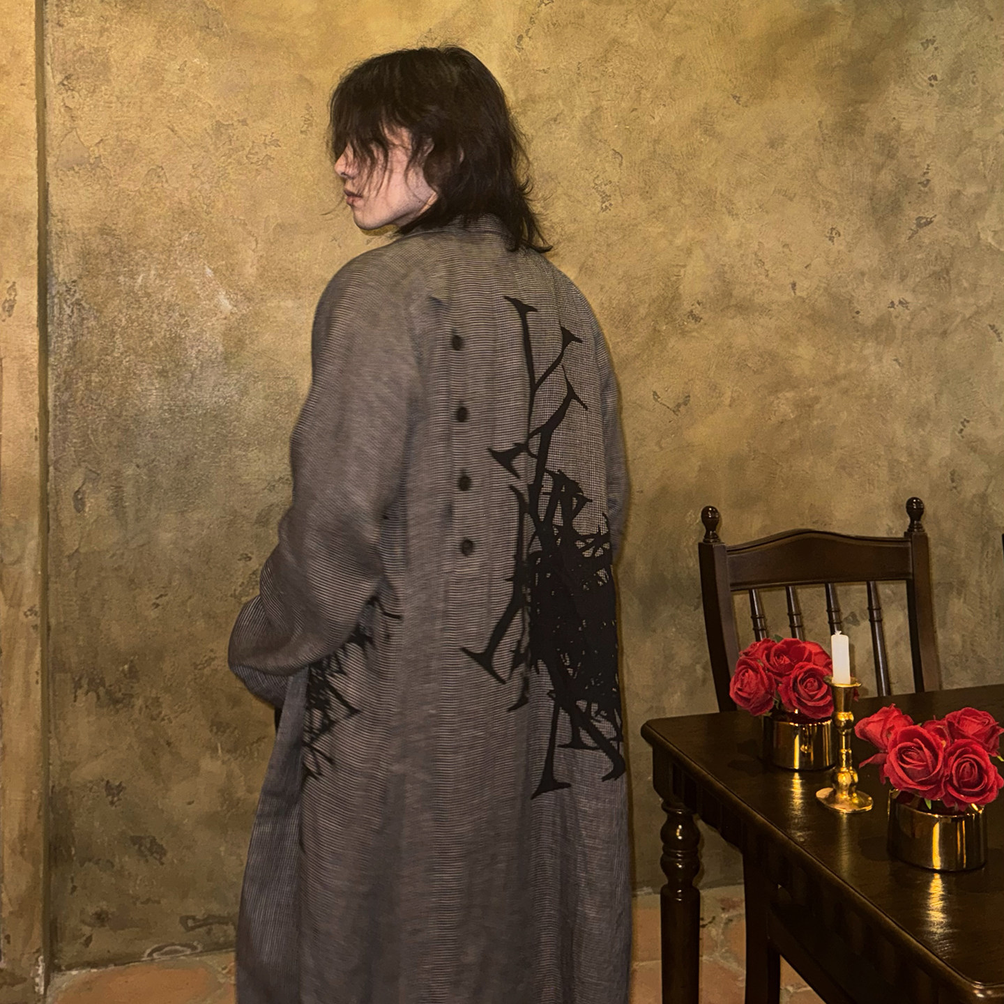 羊毛千鸟格字母印花中长款风衣