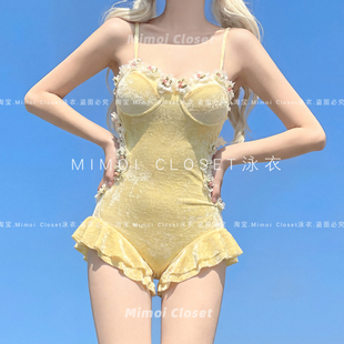温泉游泳衣女款 暖黄花纯欲露背连体钢托聚拢泳装 Closet新款 Mimoi