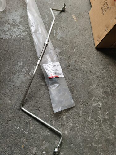 上柴发动机增压机进油管D19-110-03，徐工柳工红岩压路机拖拉机