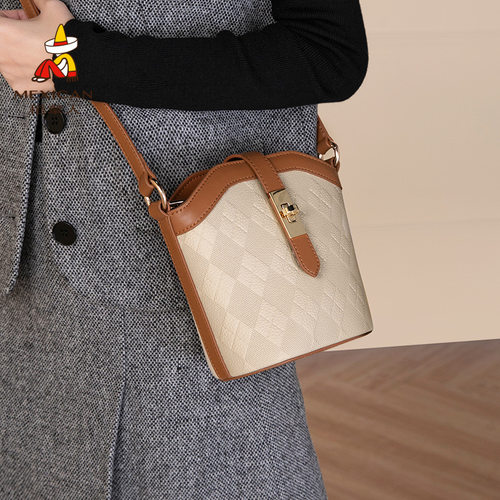 稻草人包包女士2025新款高级感水桶包时尚通勤单肩斜挎包百搭小包