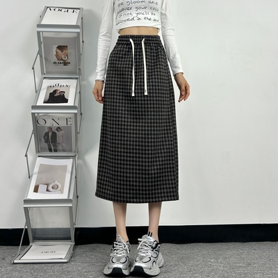 2025新款秋冬加绒棋盘格子直筒半身裙女休闲高个子中长款垂感裙子