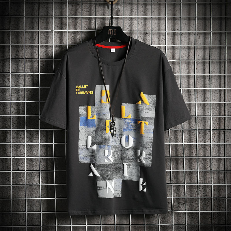 There are new summer cartoon printing large size T-shirt, pure cotton men's short sleeves