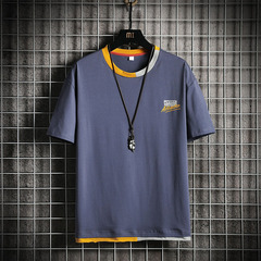 There are loose summer new cartoon printing large size T-shirt, pure cotton men's short sleeves