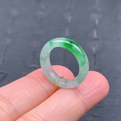 8-9号缅甸天然A货翡翠T572 内径15.1/4.5/3mm 冰绿半山水戒指素圈
