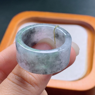 28-29号缅甸天然A货翡翠 T1226 内径22.4-13-3mm 冰乌鸡飘绿扳指