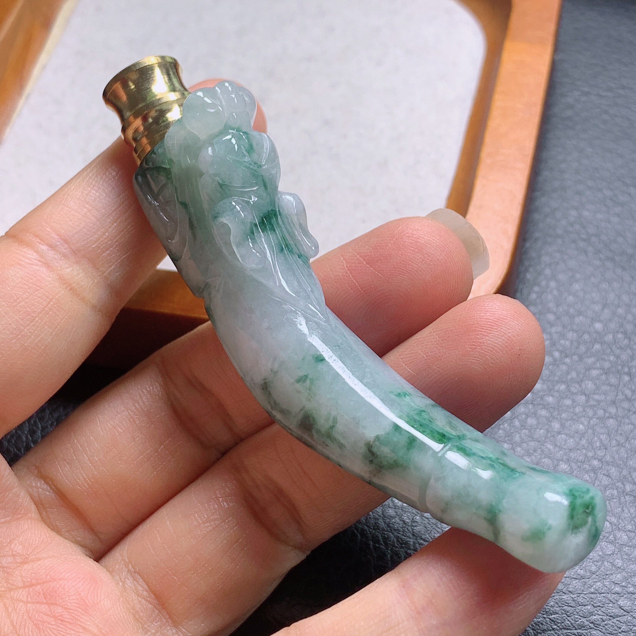 3374缅甸天然A货翡翠 尺寸83-19.9-11.6mm飘花龙头烟嘴摆件手把件
