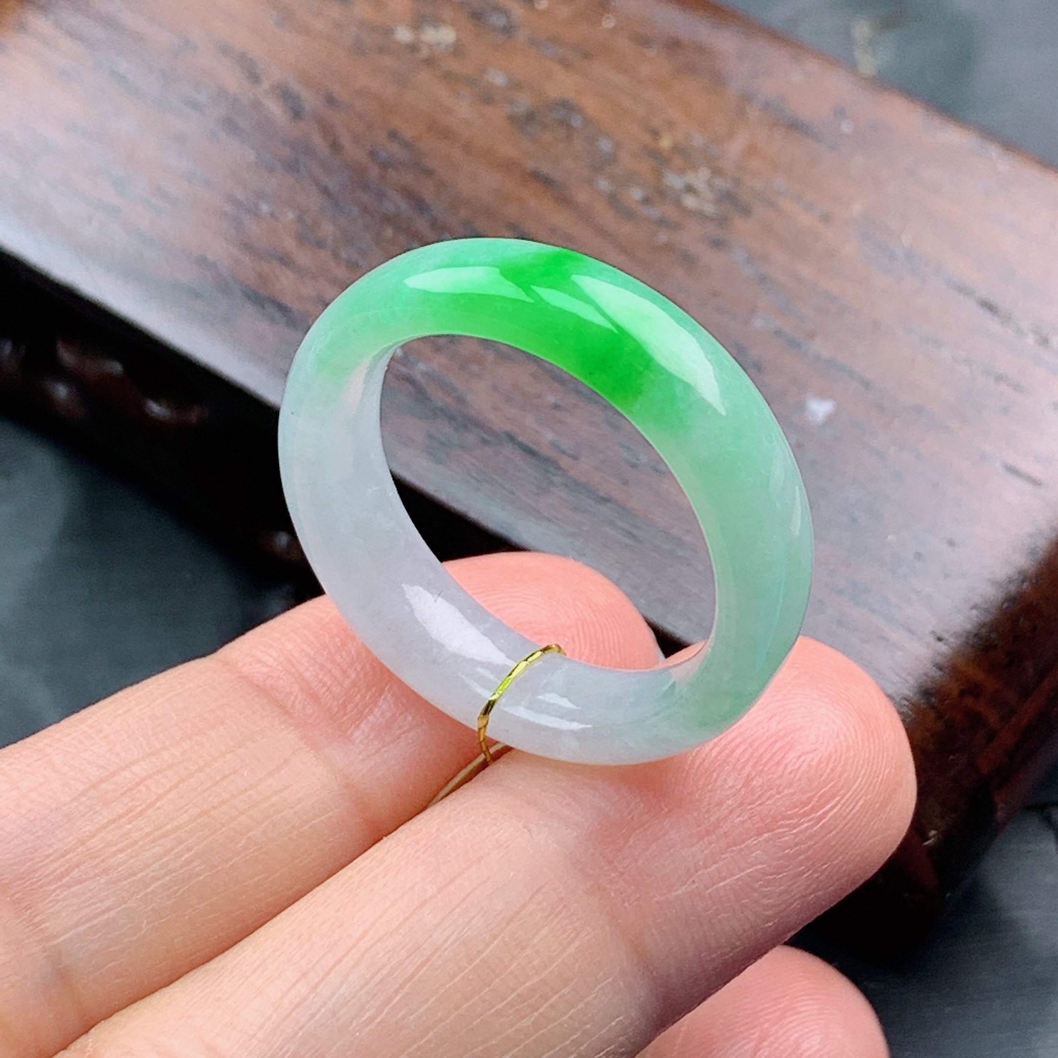 22-23号缅甸天然A货翡翠 T1046 内径19.9/5.8/3.3mm 辣阳绿戒指圆