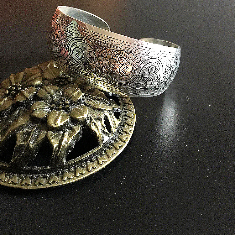 妖精阁  拍摄写真女古装常用 苗银手镯|msdalam kategori Aksesori/Belt kulit/Hat/Muffler, aksesori pakaian perkahwinan, hiasan kepala pengantin - dari Buy2taobao.com untuk memberikan perkhidmatan ejen Taobao profesional membeli