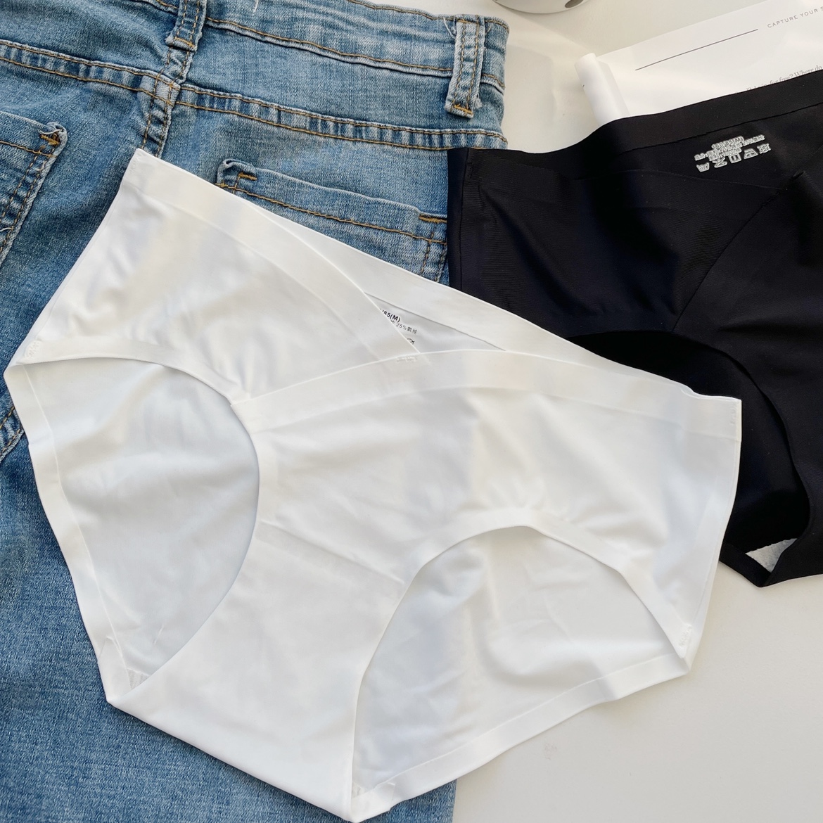 冰丝无痕运动简约三角裤