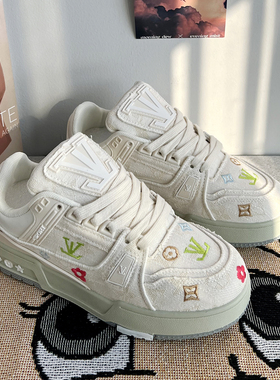 冬天鞋子男鞋百搭新款白色休闲板鞋 潮流增高小白鞋情侣面包鞋女