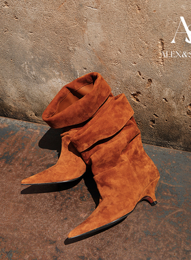 ALEXSARA原创设计2026早春新款尖头坡跟复古宽筒靴麂皮矮筒堆堆靴