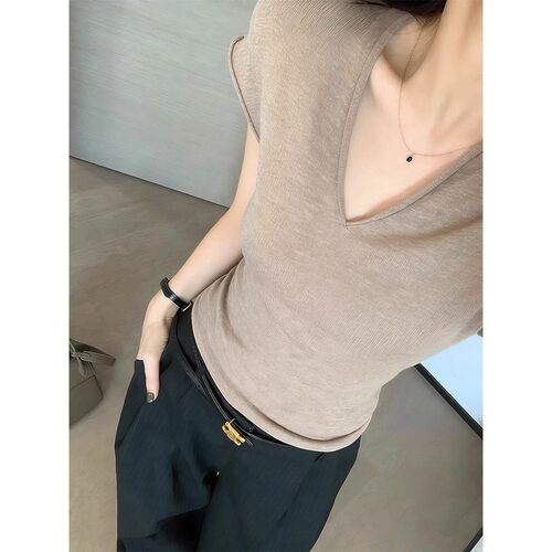 高级老钱风卷边V领针织衫短袖女