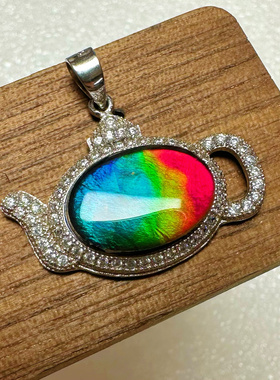 天然加拿大斑彩石七彩吊坠 水晶面覆膜 925银托小茶壶