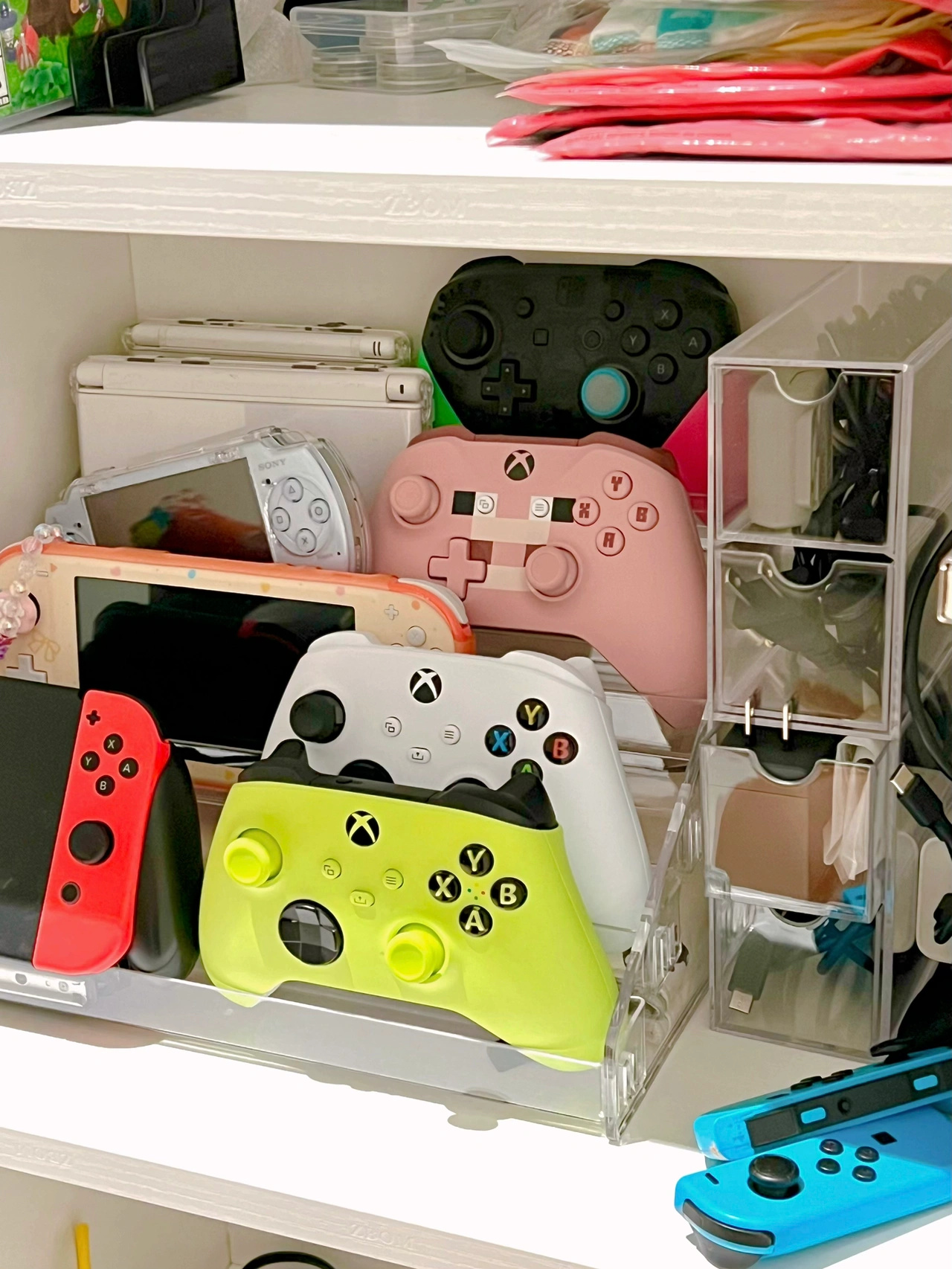 游戏手柄收纳盒家用游戏机收纳架PS5switch xbox控制器收纳置物架-封面
