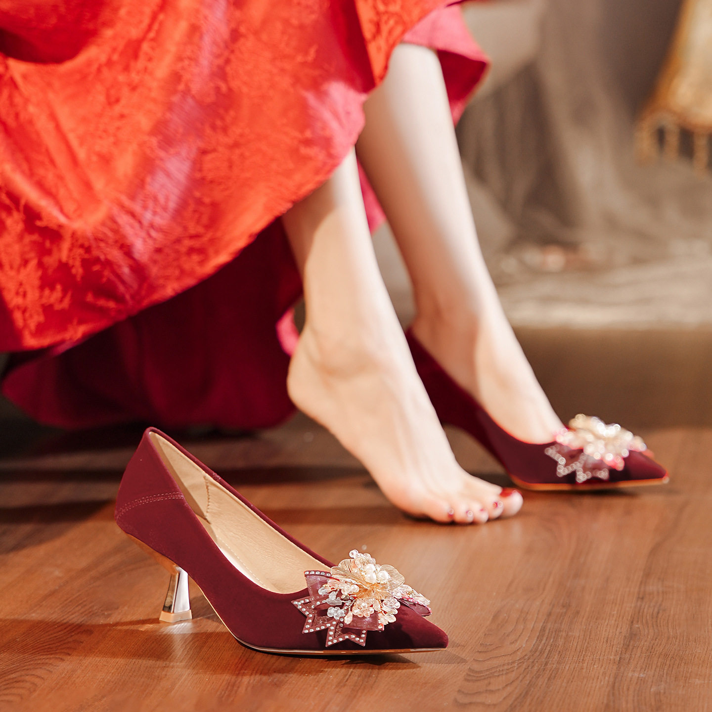 红色水钻高跟鞋2026年新款绝美结婚宴会细跟尖头气质婚鞋婚礼女鞋