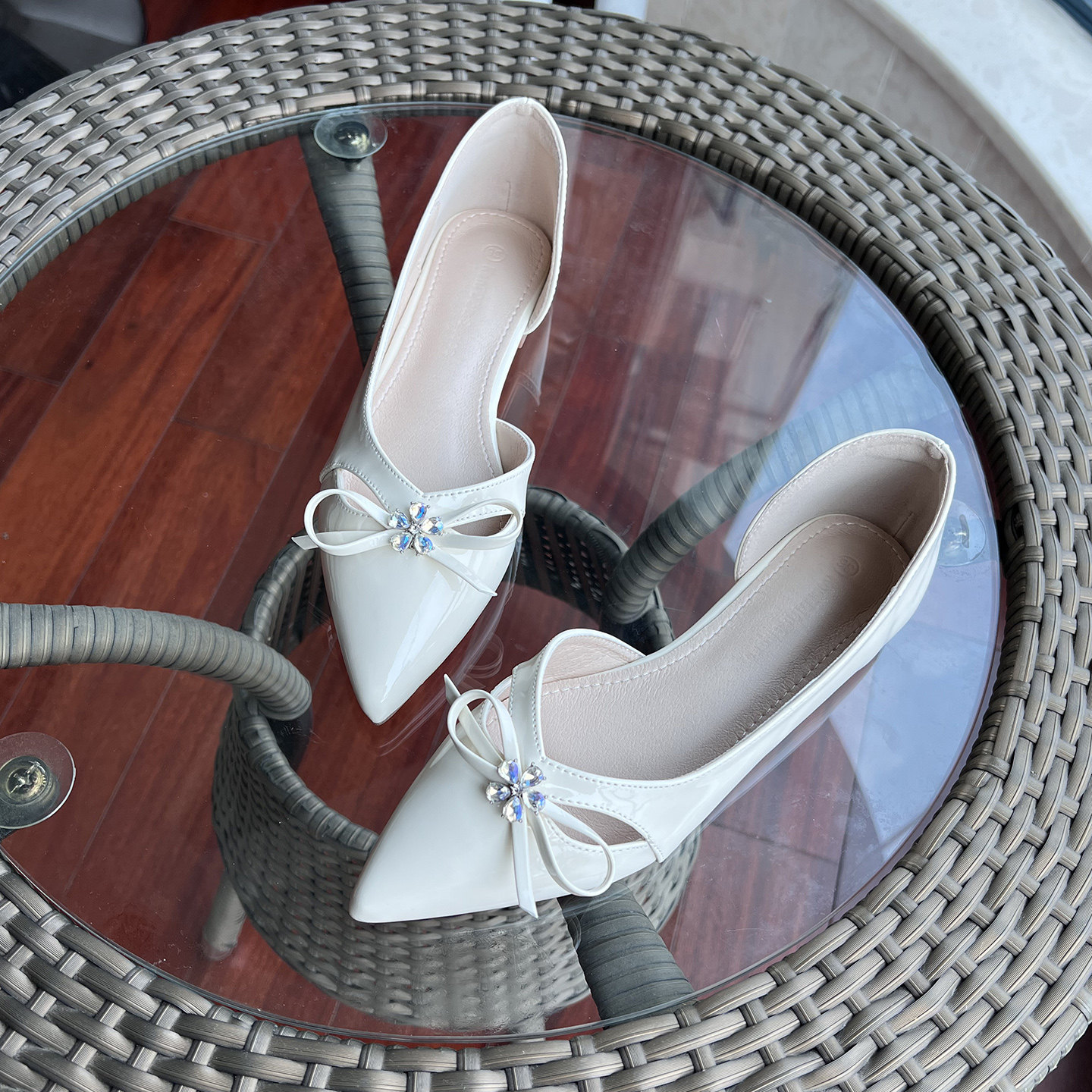 羊皮版~蝴蝶结尖头浅口单鞋女夏水钻小香风平底瓢鞋配裙子仙女鞋