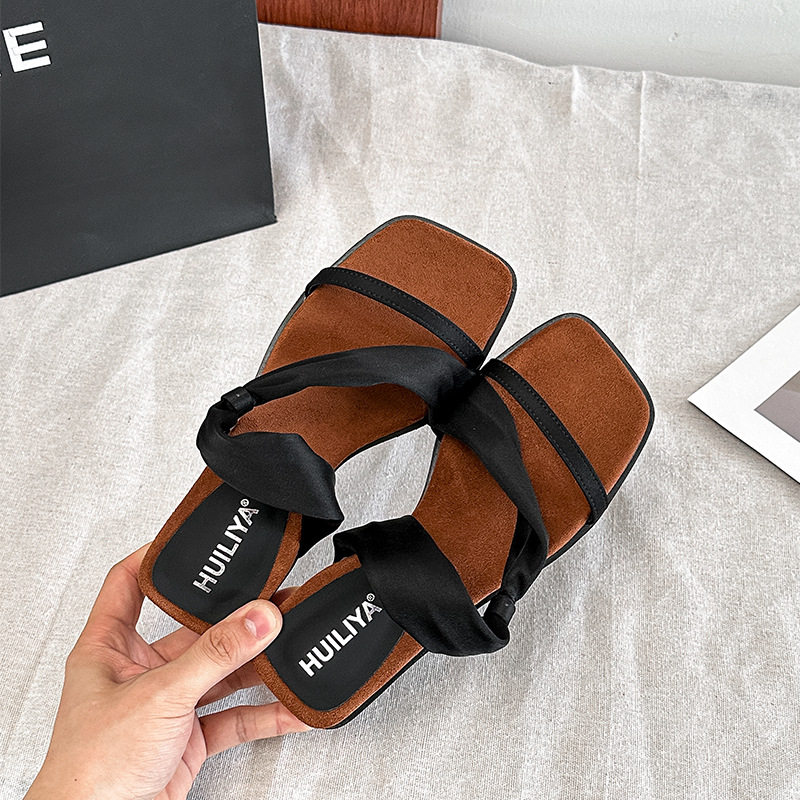 法式露趾凉鞋女2026年新款配裙子百搭凉鞋气质一字拖鞋女夏外穿