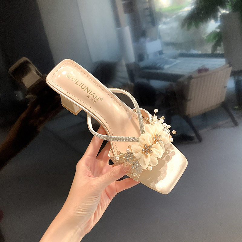 高跟配裙子凉鞋女水钻2026夏季新款韩版方头粗跟凉拖鞋高级感女鞋