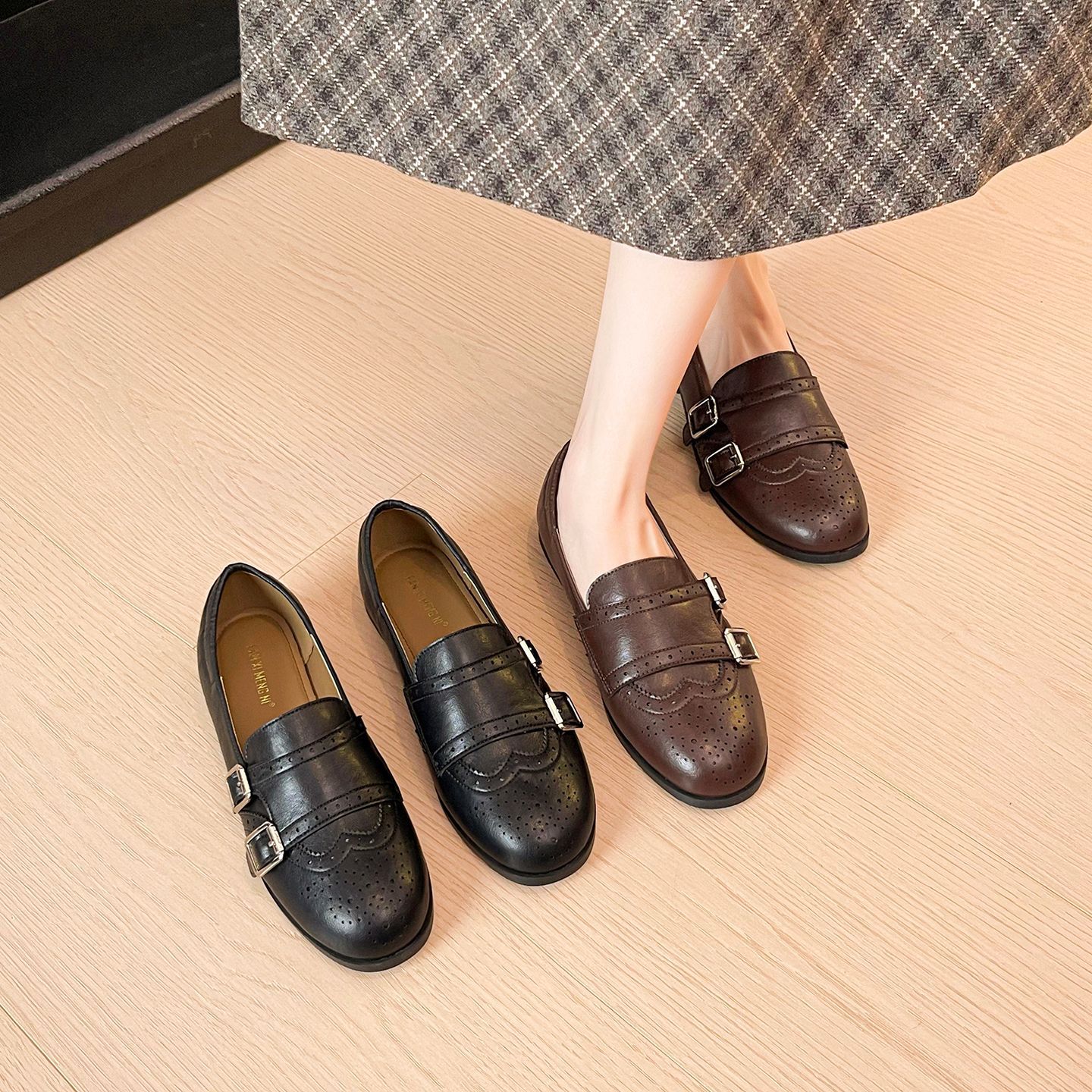 复古英伦风巴洛克雕花小皮鞋女2026年新款布洛克乐福鞋百搭舒适鞋