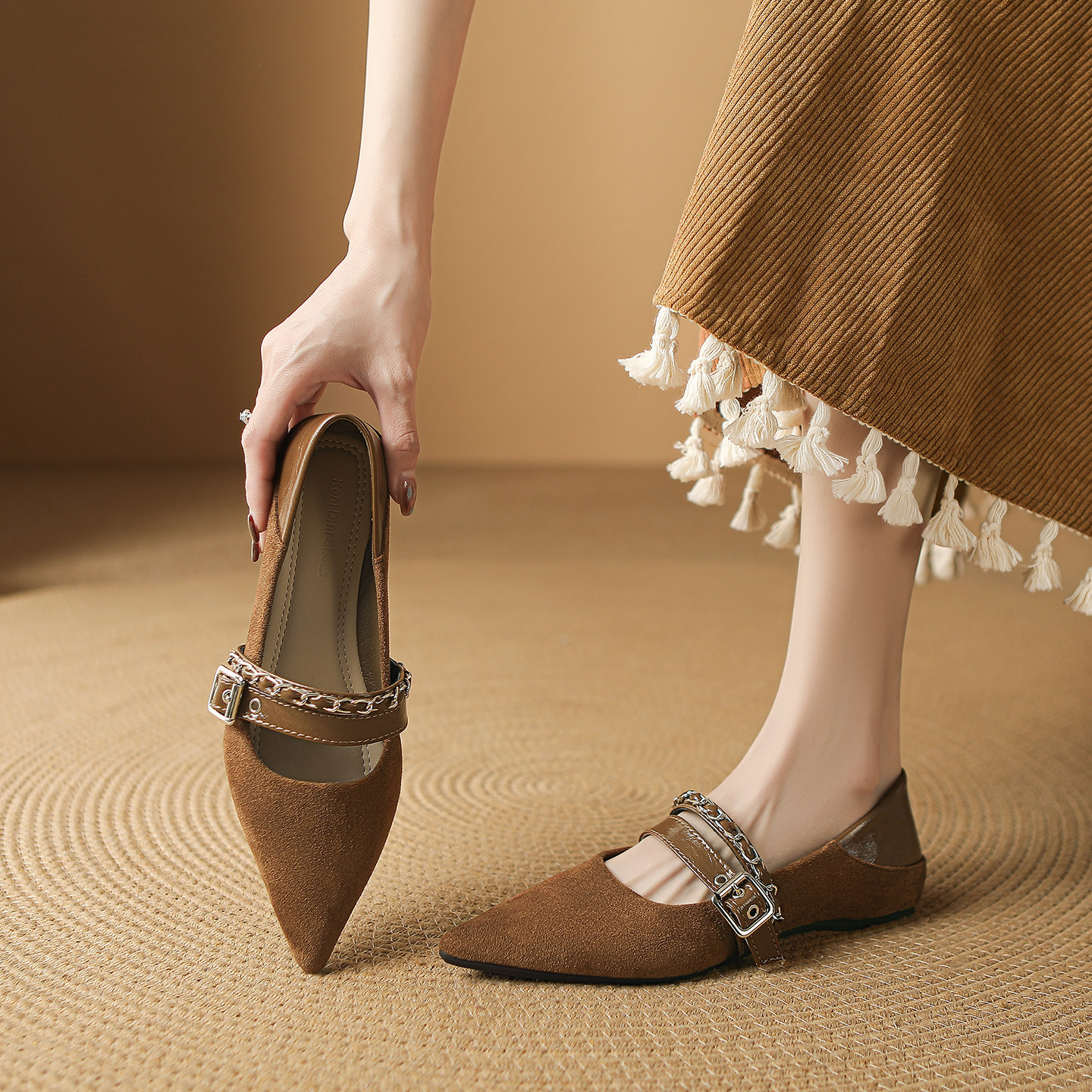 法式链条皮带扣玛丽珍鞋女鞋2026秋冬新款小众复古风绒面尖头单鞋,女鞋,浅口单鞋,淘宝优惠券,粉丝福利购,淘宝优惠卷