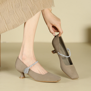 气质尖头黑色职业高跟鞋女细跟2026年新款水钻浅口中跟工作单鞋女
