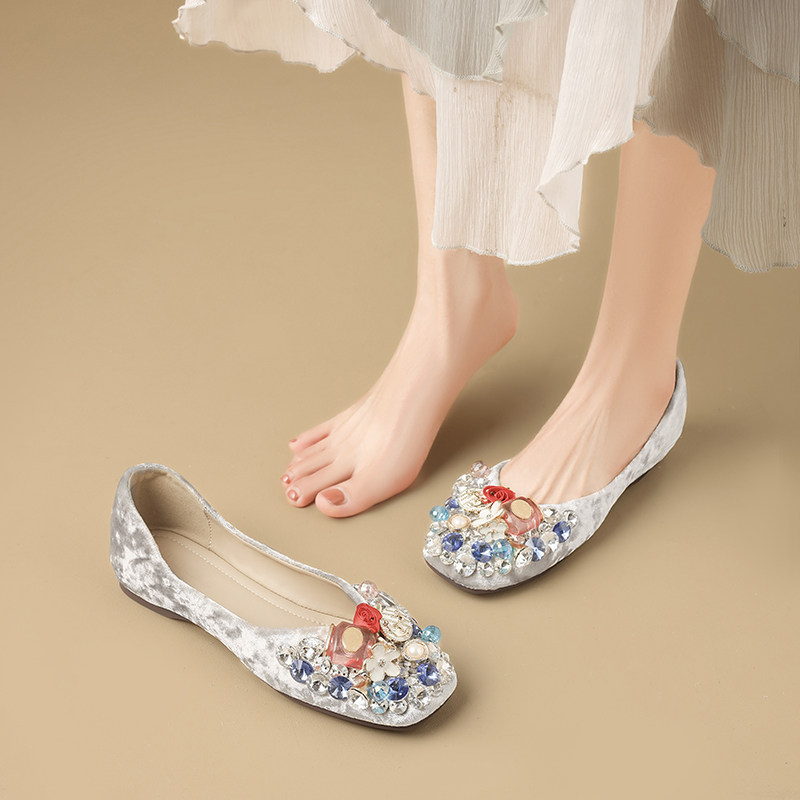 香水瓶水钻单鞋女2026新款早秋鞋子方头平底法式配裙子加绒豆豆鞋