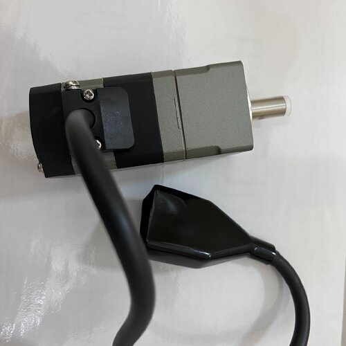 电机1EA，model ARM46AC-H100，全新状—议价