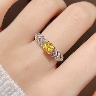 S925银戒指 高雅大气黄色雷迪恩形设计感豪镶戒指