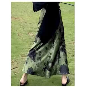 垂坠感森系丝绒印花半身裙女春秋新款复古优雅风显瘦包臀鱼尾裙