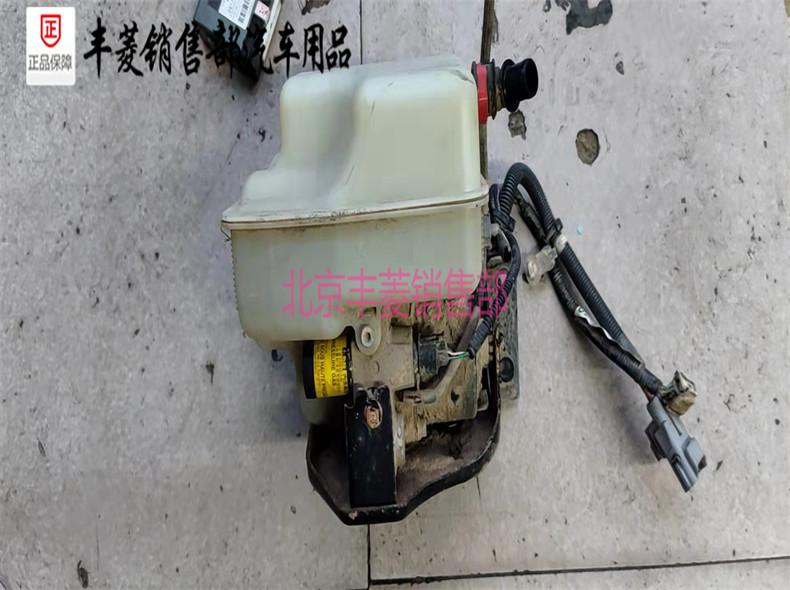 雷克萨斯 LX570 陆巡 兰德酷路泽 红杉 地盘升降泵 悬架液压泵