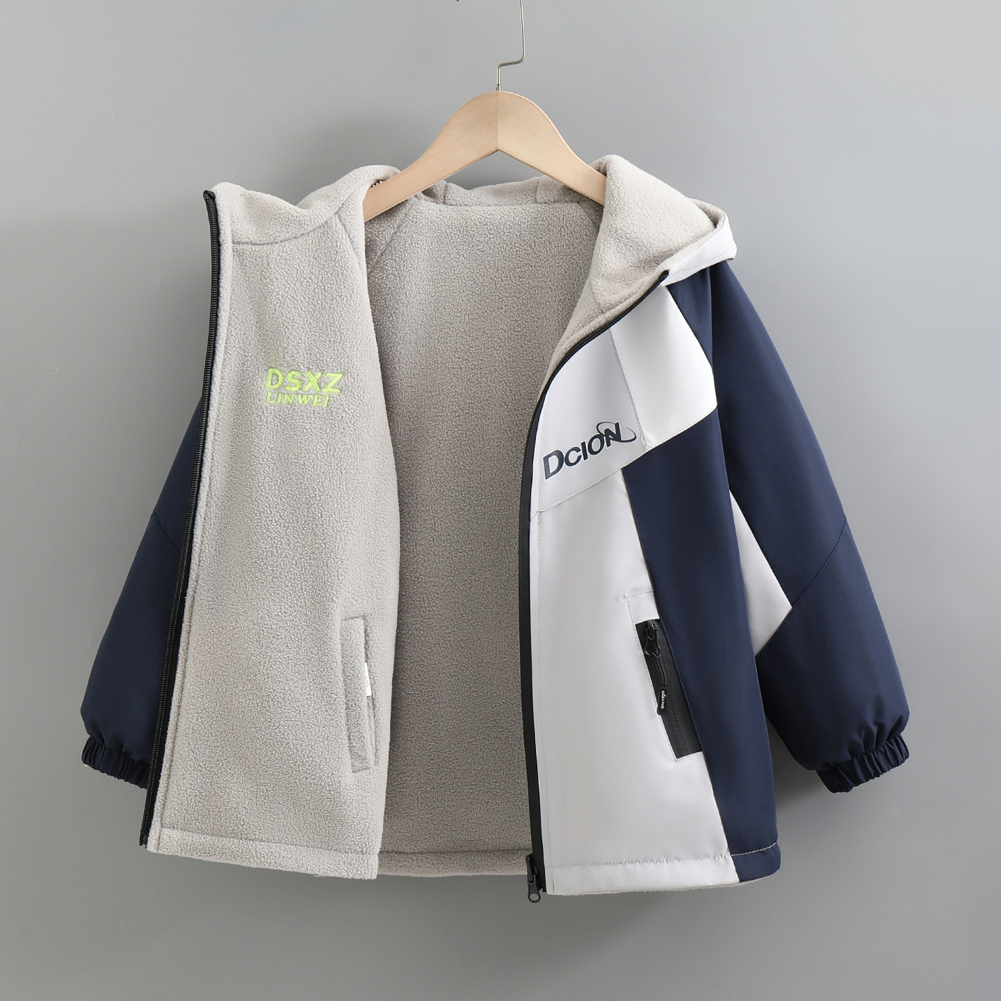 男童加绒加厚双面穿2025新款外套秋冬连帽保暖冲锋衣中大童两面穿