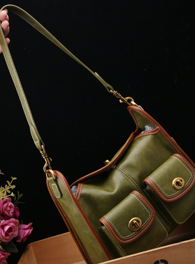 正品女包2025新款时尚机车复古风真皮单肩大容量斜挎大包63197-1