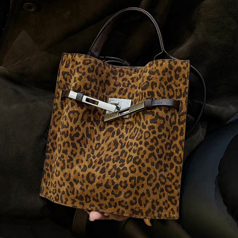 玛莎爱贝儿2025新款时尚小方包